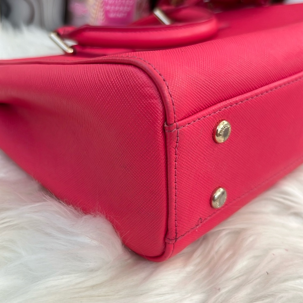 💜MetroCity Crossbody Bag in Magenta Canvas - Picture 7 of 16